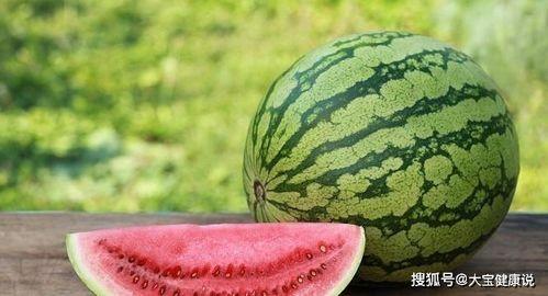 吃瓜李随随的衣服,揭秘吃瓜李随随的潮流穿搭秘诀