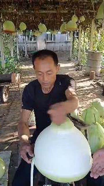 傈僳哥吃瓜视频,揭秘网络红人的幕后故事