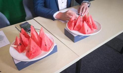 房产直播吃瓜,吃瓜群众揭秘直播间的那些事儿