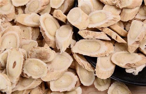 吃白瓜可以吃黄芪吗