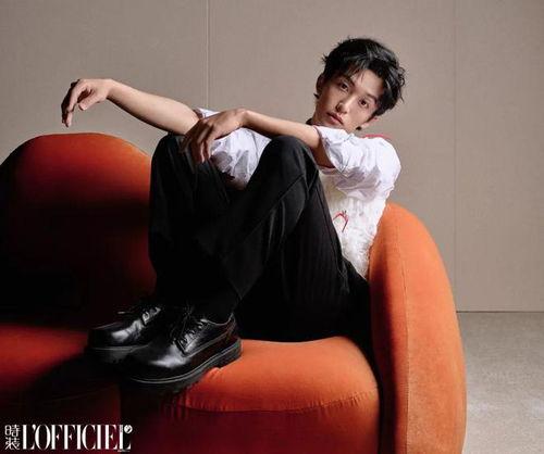 吃瓜黄子弘凡,网络红人的崛起与争议